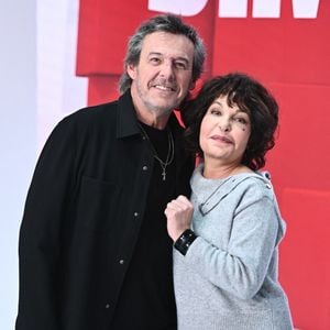 Jean-Luc Reichmann et Isabelle Mergault - Enregistrement de l'émission Vivement Dimanche présentée par M.Drucker au Pavillon Gabriel à Paris le 9 janvier 2024. Diffusion sur France 3 le 14/01/2024.