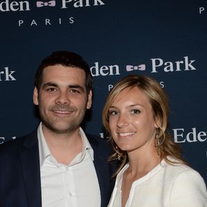 Elle explique avoir subi une greffe du palais et une traction de la gencive supérieure.
Exclusif - Matthieu Lartot, Clémentine Sarlat - Avant-première du film "On voulait tout casser" au cinéma Gaumont Marignan à Paris, le 27 mai 2015.
RACHID BELLAK / BESTIMAGE