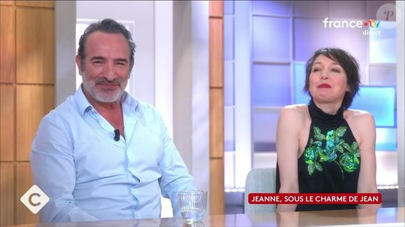Jean Dujardin surpris par Jeanne Cherhal dans "C à vous", diffusé sur France 5 ce 11 mars 2026

Copyright : Capture d'écran France 5 / C à vous