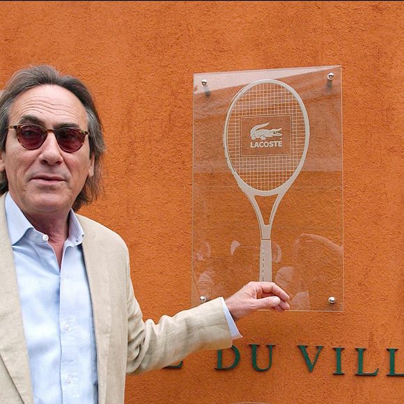 Le chanteur français Philippe Lavil photographié au Village de Roland Garros pendant les Internationaux de France 2004 à Paris-France le mercredi 26 mai 2004. Photo Gorassini-Zabulon/ABACA.