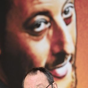 Jean Reno, invité d'honneur du 10ème Festival international du Film de Comédie de Liège, donne une conférence de presse, le 5 novembre 2025. © Photonews / Bestimage