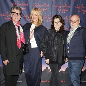 Exclusif - Les producteurs du spectacle Marc Lavoine et sa compagne Adriana Karembeu avec Fabrice Aboulker et sa femme lors de la générale du spectacle musical "Les Souliers Rouges" au Casino de Paris, le 24 janvier 2025.
© Guirec Coadic/Bestimage