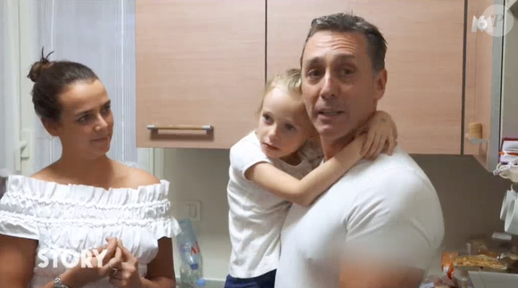 Daniel Ducruet avec ses filles Pauline Ducruet et Linoué Ducruet, chez lui au Cap d'Ail, dans le magazine Story : des vies hors normes diffusé sur M6 le 21 juillet 2019.