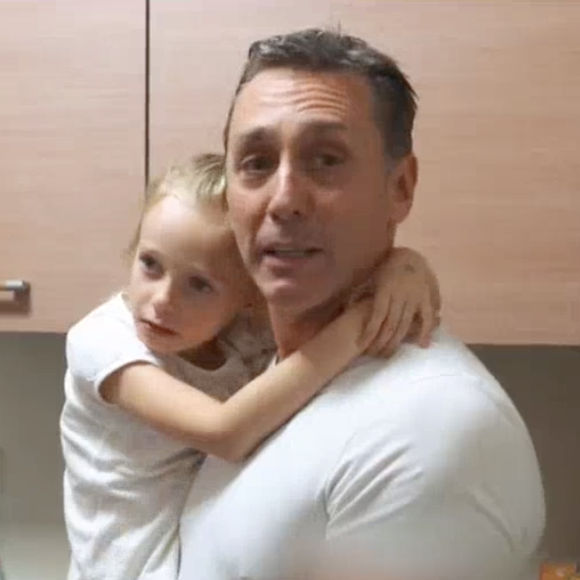 Daniel Ducruet avec ses filles Pauline Ducruet et Linoué Ducruet, chez lui au Cap d'Ail, dans le magazine Story : des vies hors normes diffusé sur M6 le 21 juillet 2019.
