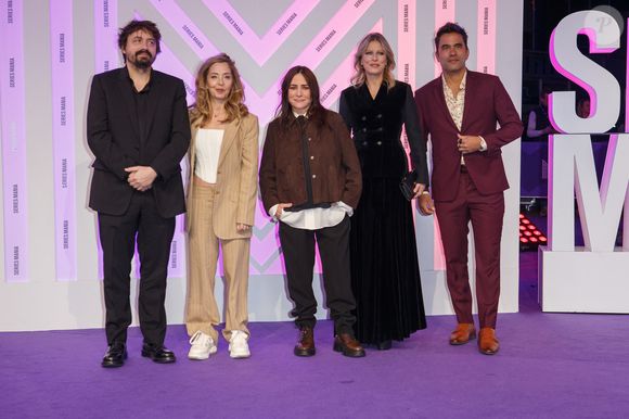 Victor Le Masne , la Realisatrice Minkie Spiro , Pamela Adlon , Karin viard, et Ignacio Serricchio - Cérémonie d'ouverture du festival Series Mania à Lille le 21 mars 2025. Stéphane Vansteenkiste/Bestimage