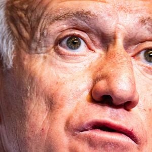 Mais ce samedi 22 mars, à la veille du quart de finale retour de la Ligue des Nations, le sélectionneur des Bleus est tombé dans un traquenard tendu par un journaliste...

Didier Deschamps (France) en conférence de presse avant le match France - Croatie. Saint-Denis, le 22 mars 2025.