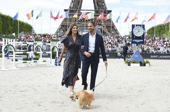 Il s'agit d'un modèle que beaucoup de parents s'arrachent.

L'ancienne Missa France Camille Cerf (ambassadrice Jumping 2022) et son compagnon Theo Fleury - Prix Saint Laurent Eiffel Challenge CSI5 lors de la 8ème édition du "Longines Paris Eiffel Jumping" au Champ de Mars à Paris le 26 juin 2022.

© JB Autissier / Panoramic / Bestimage