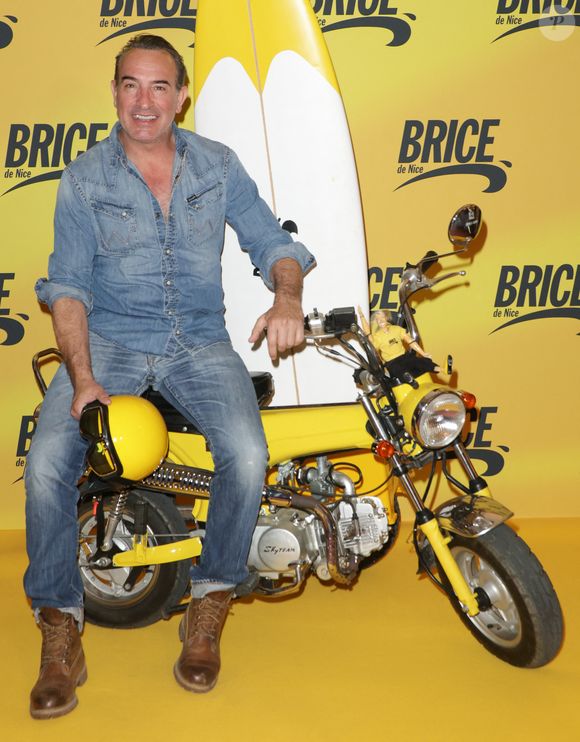 Une vanne que Jean Dujardin n'a pas oublié et qu'il a adoré !

Jean Dujardin lors de la projection spéciale pour célébrer les 20 ans de Brice de Nice en présence de l'équipe du film au Grand Rex à Paris, France, le 6 avril 2025. © Coadic Guirec/Bestimage