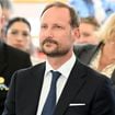 Une famille royale secouée, son prince héritier prend la parole pour la première fois