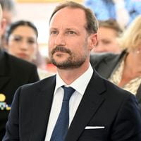 Une famille royale secouée, son prince héritier prend la parole pour la première fois