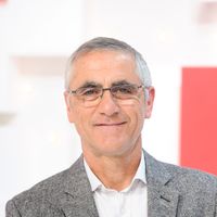 Dans sa charmante maison en vieille pierre, Laurent Jalabert se lance dans un projet atypique