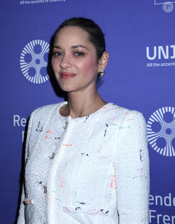 Elle lui a demandé comment elle allait depuis sa rupture avec Guillaume Canet, ce qui a mis Marion Cotillard très mal à l'aise

Marion Cotillard à New York, le 29 décembre 2024. © Image Press / Zuma Press / Bestimage
