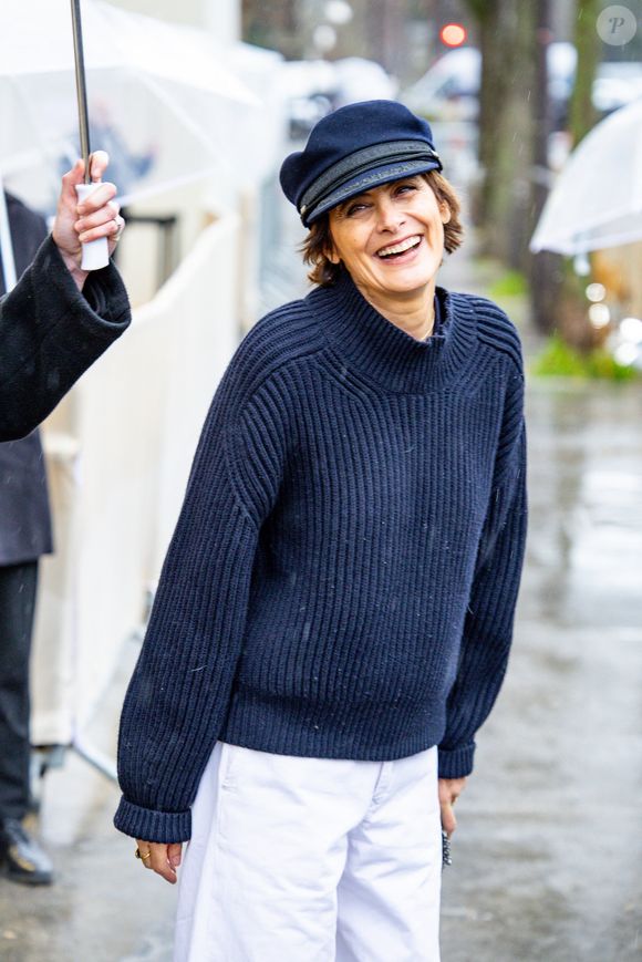 Inès de La Fressange - Sorties du premier défilé Chanel "Collection Haute Couture Printemps/Eté 2026" lors de la Fashion Week de Paris (PFW) au Grand Palais, à Paris, France, le 27 janvier 2026. © Florian Lavielle/Bestimage
