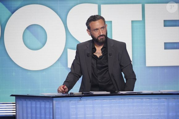 Exclusif - Cyril Hanouna, sur le plateau de l’émission « TPMP » présentée par C.Hanouna et diffusée en direct sur Youtube et sur toutes les box exceptée Bouygues (SFR, FREE, MyCanal etc), Paris, France, le 03 mars 2025. © Jack Tribeca / Bestimage