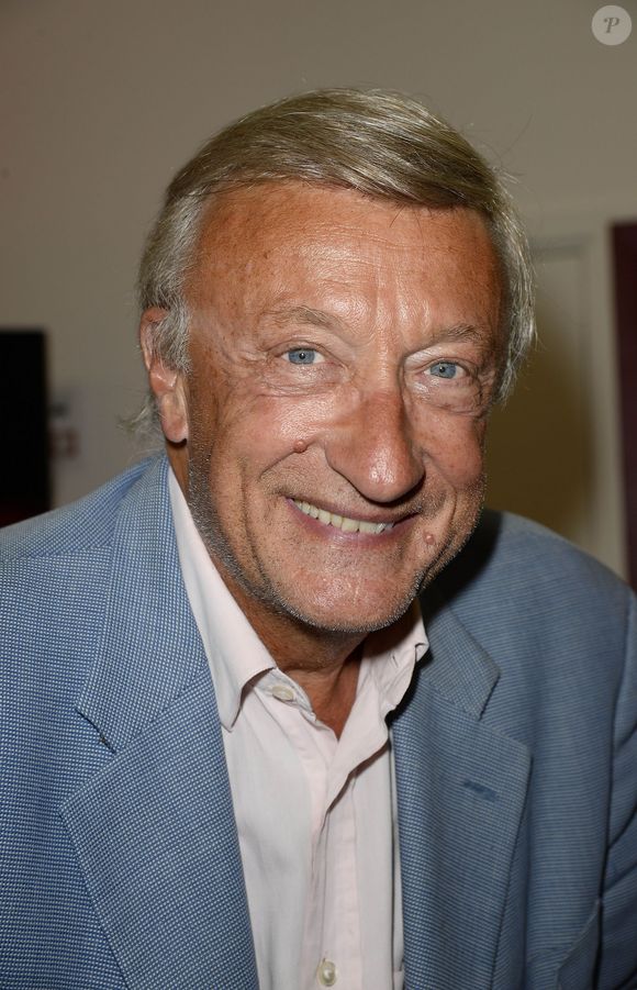 Exclusif - Olivier Lejeune à la 100ème de la pièce "Parlez-moi d' Amour" au Théâtre La Bruyère à Paris, le 12 juin 2014.

Photo : Bestimage