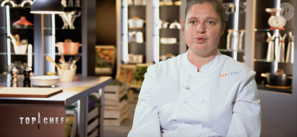 Avec son associée Raphaëlle Orliange, elle ouvre "Chloé's Cantine" dans le XIe arrondissement de Paris.

Chloé dans la douzième saison de "Top Chef", sur M6.