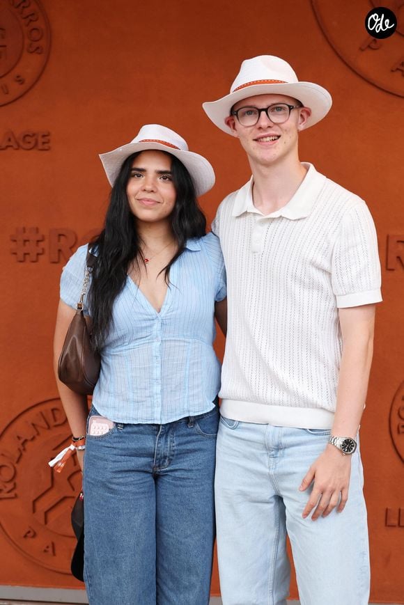 Les deux frères pongistes se sont récemment affichés avec leurs compagnes respectives dans les tribunes de Roland-Garros

Félix Lebrun et sa compagne Jessica - Les célébrités au photocall du village lors des Internationaux de France de Tennis de Roland Garros 2026. Paris, le 31 mai 2026. © Jacovides / Bestimage
