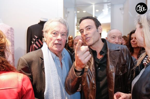 Exclusif - Alain Delon et son fils Anthony Delon - Lancement de la marque de vêtements de cuir "Anthony Delon 1985" chez Montaigne Market à Paris. Le 7 mars 2017
© Philippe Doignon / Bestimage