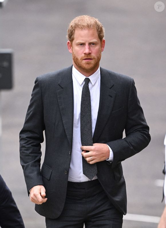 Le duc de Sussex arrive aux Royal Courts Of Justice, au centre de Londres, au Royaume-Uni, le 30 mars 2023, avant une audience sur les allégations de collecte illégale d'informations portées contre Associated Newspapers Limited (ANL) par sept personnes - le duc de Sussex, la baronne Doreen Lawrence, Sir Elton John, David Furnish, Liz Hurley, Sadie Frost et Sir Simon Hughes. Photo by Doug Peters/EMPICS/ABACAPRESS.COM