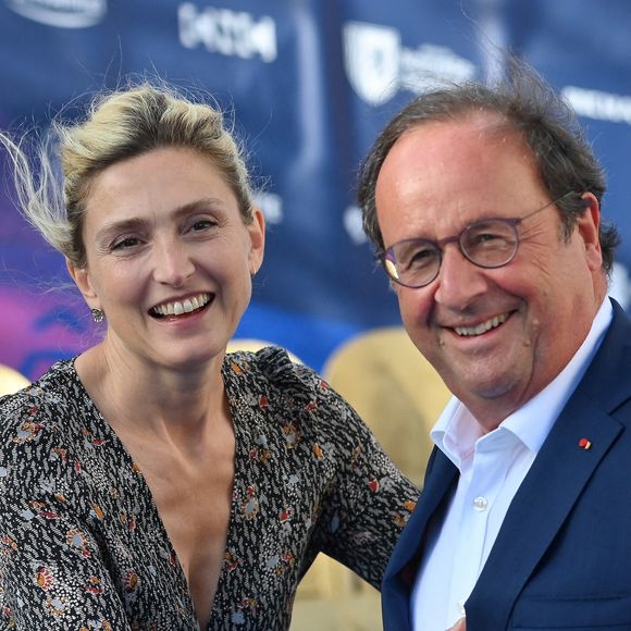 Julie Gayet et François Hollande était au Longines Paris Eiffel Jumping

Julie Gayet et l'ancien président François Hollande assistent à l'avant-première de Le Proces Goldman dans le cadre du 16e Festival du film d'Angoulême à Angoulême, France Photo by Franck Castel/ABACAPRESS.COM