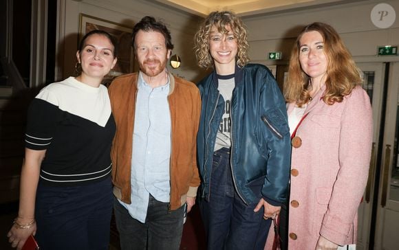 Kim Poignant, Philippe Lelièvre, Pauline Lefèvre et Adriana Santini étaient aussi présents

Exclusif - Kim Poignant, Philippe Lelièvre, Pauline Lefèvre et Adriana Santini lors de la générale de la pièce "Amis pour la vie" au théâtre de l'Oeuvre à Paris le 24 avril 2025. La représentation est suivie d'un cocktail.

© Coadic Guirec / Bestimage
