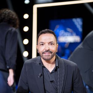 Exclusif - Kamel Ouali lors de l'enregistrement de l'émission "La Boîte à secrets", présentée par F.Bollaert et diffusée le 3 octobre 2025 sur France 3, dans les studios du Lendit à Saint-Denis, Seine Saint-Denis, France, le 9 septembre 2025. © Pierre Perusseau/Bestimage