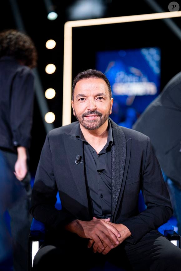 Et le danseur et chorégraphe Kamel Ouali

Exclusif - Kamel Ouali lors de l'enregistrement de l'émission "La Boîte à secrets", présentée par F.Bollaert et diffusée le 3 octobre 2025 sur France 3, dans les studios du Lendit à Saint-Denis, Seine Saint-Denis, France, le 9 septembre 2025. © Pierre Perusseau/Bestimage