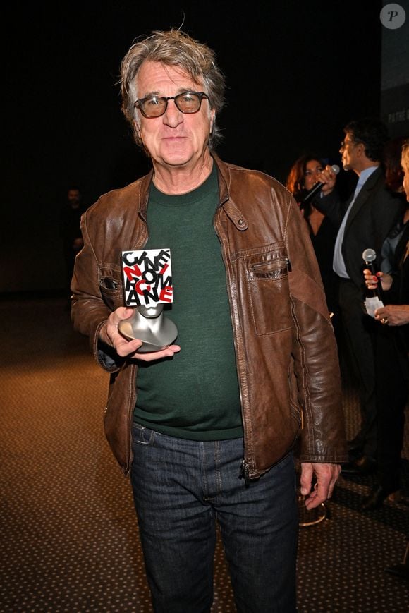 A 35 km d'une ville connue dans le monde entier

François Cluzet durant la soirée de clôture et remise des prix de la 4eme édition du Nice Festival CinéRoman au cinéma Pathé Gare du Sud à Nice, le 9 octobre 2022. © Bruno Bebert/Bestimage