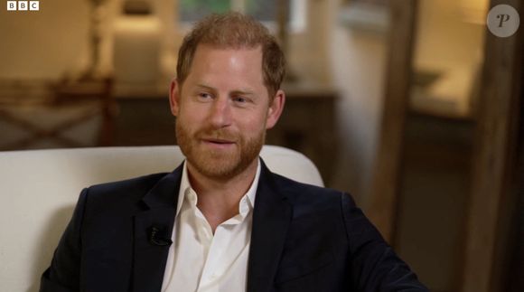 Le prince Harry a déclaré qu'il aimerait se réconcilier avec la famille royale, alors qu'il s'est exprimé après avoir perdu un procès concernant sa sécurité au Royaume-Uni. Il s'est entretenu avec BBC News en Californie après avoir perdu un appel concernant les niveaux de sécurité auxquels lui et sa famille ont droit lorsqu'ils sont au Royaume-Uni.

JLPPA / Bestimage / BBC