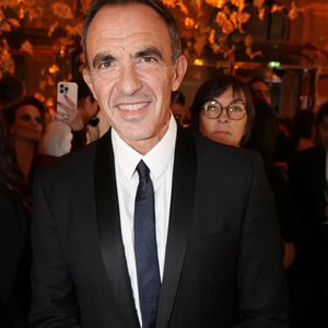 Nikos Aliagas assiste au " Gala d'hiver " du Peninsula à Paris, le 28 novembre 2024 à Paris, France. Photo par Jerome Dominé/ABACAPRESS.COM