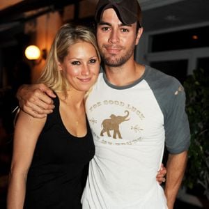 Depuis 25 ans, elle partage la vie d'Enrique Iglesias.

Anna Kournikova et Enrique Iglesias dînent au 8 Oz Burger Bar à Miami Beach, FL, USA le 22 juin 2009. Photo Seth Browarnik/Startraks/ABACAPRESS.COM