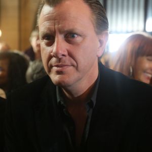 Claude François Junior (Jr) lors de la messe hommage à Claude François en l'église Notre-Dame d'Auteuil à Paris le 10 mars 2018. Cette commémoration marque le 40ème anniversaire de la mort du chanteur. Ses obsèques ont été célébrées au même endroit le 15 mars 1978.
© CVS / Bestimage