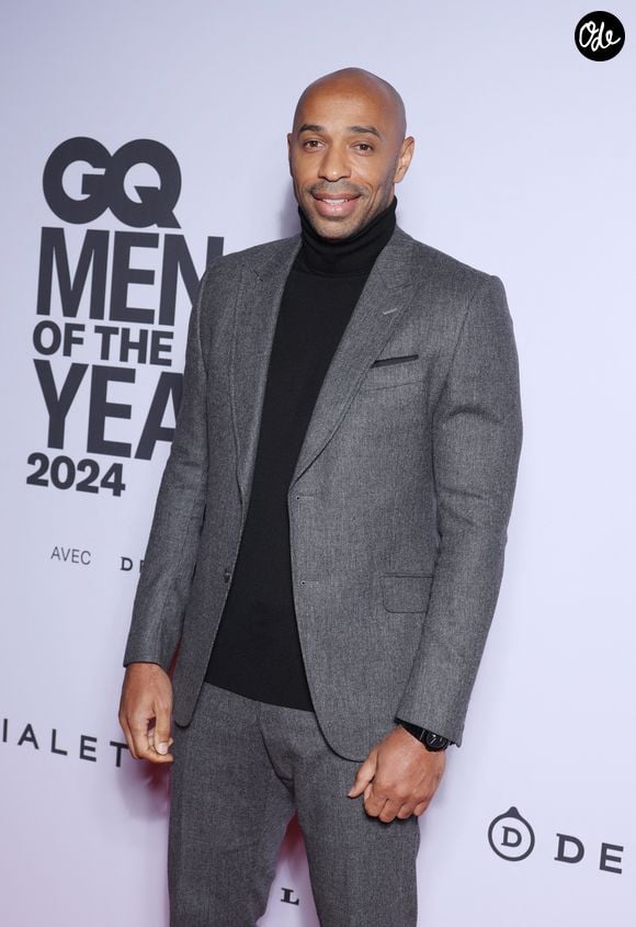 Après avoir consacré une grande partie de sa vie au football, l’ancien international français a développé plusieurs activités en dehors des terrains. 

Thierry Henry - People au photocall de la soirée "GQ Men of the Year awards 2024" à l'hôtel Plaza à Paris. Le 20 novembre 2024
© Denis Guignebourg / Bestimage