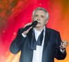 ""Tu vois, j'écoute : la taxe ceci, la taxe cela. Il n'y a que ça. Ils oublient qu'il y a eu une révolution à cause des impôts. Ça ne va pas tarder !"

Exclusif - Michel Sardou en concert à la Seine Musicale, jusqu'au 7 janvier 2018 et les 14 et 15 mars, pour sa dernière tournée "La dernière danse" à Boulogne-Billancourt. Le 26 décembre 2017.
© Pierre Perusseau / Bestimage