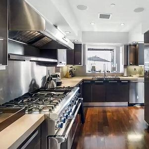 Exclusif - Cyril Hanouna vend la maison qu'il avait achetée à Hollywood Hills.