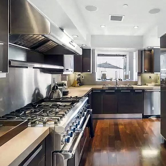 Exclusif - Cyril Hanouna vend la maison qu'il avait achetée à Hollywood Hills.