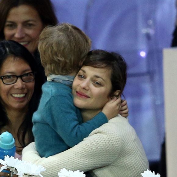 Guillaume Canet est à l'affiche de "Ad Vitam", sur Netflix. Le compagnon de Marion Cotillard incarne un homme qui se lance à la recherche de sa femme, kidnappée.

Marion Cotillard et son fils Marcel - Quatrième jour du Gucci Paris Masters à Villepinte. AGENCE / BESTIMAGE