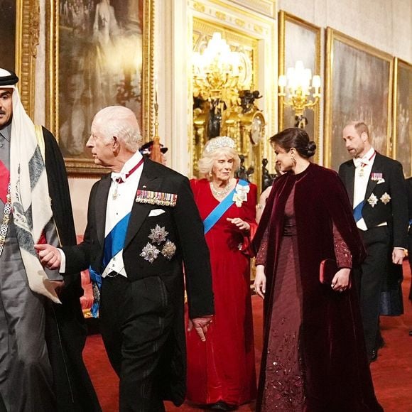 Le roi Charles III d'Angleterre et la reine consort Camilla Parker Bowles, l'Emir du Qatar Sheikh Tamim bin Hamad Al Thani et sa femme Sheikha Jawaher, le prince William de Galles, la comtesse Sophie d'Edimbourg, la princesse Anne - Dîner d'état donné en l'honneur de l'émir du Qatar par le roi d'Angleterrre et la reine consort au palais de Buckingham à Londres. Le 3 décembre 2024