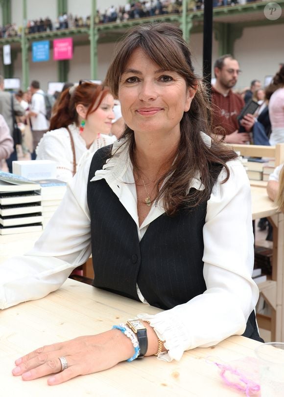 Valerie Perrin - Festival du Livre de Paris 2025 au Grand Palais à Paris le 12 Avril 2025. © Denis Guignebourg / Bestimage