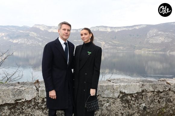 Exclusif - Vittoria de Savoie et son père Emmanuel-Philibert de Savoie - La famille de Savoie s'est retrouvée à l'abbaye de Hautecombe lors d'une messe pour célébrer les 40 ans de la disparition du dernier roi régnant d'Italie, Humbert II de Savoie à Saint-Pierre-de-Curtille, le 18 Mars 2023. Ce fût l'occasion pour Vittoria de Savoie, princesse de Carignan et marquise d'Ivrée, fille ainée d'Emmanuel-Philibert de Savoie et de Clotilde Courau, d'honorer sa première sortie officielle. © Dominique Jacovides/Bestimage