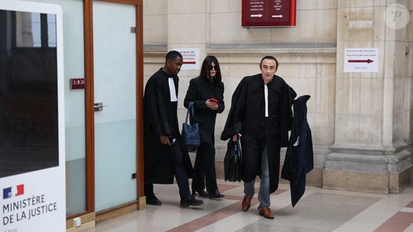 Isabelle Adjani arrive pour la tenue de son procès en appel (chambre 2-13) pour fraude fiscale, au Palais de Justice de Paris, le 27 février 2026.
© Julien Sarkissian/Bestimage