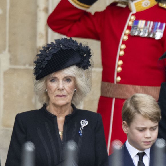 Meghan Markle, Camilla Parker Bowles, reine consort d'Angleterre, Le prince George de Galles, La princesse Charlotte de Galles, Catherine (Kate) Middleton, princesse de Galles - Procession du cercueil de la reine Elizabeth II d'Angleterre de Wesminster Hall le 19 septembre 2022. ©AGENCE / BESTIMAGE
