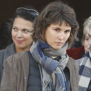 Eglantine Emeyé - Sorties des obsèques du journaliste, animateur de télévision et animateur de radio français Philippe Gildas en la salle de la Coupole au crématorium du cimetière du Père-Lachaise à Paris, France, le 5 novembre 2018. Photo par AGENCE / BESTIMAGE