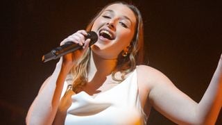 Helena s'offre une adresse très chic de Paris et un grand nom de la cuisine pour son "premier birthday"