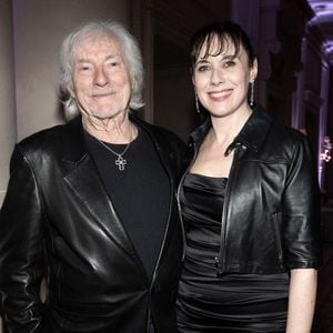 Il vit avec sa femme Murielle, de 45 ans sa cadette, à Marly-le-Roi dans les Yvelines.

Hugues Aufray et son épouse Muriel assistent au Gala des Stethos d'or 2024 à l'Hôtel George V, le 18 mars 2024 à Paris, France. Photo by David NIVIERE/ABACAPRESS.COM
