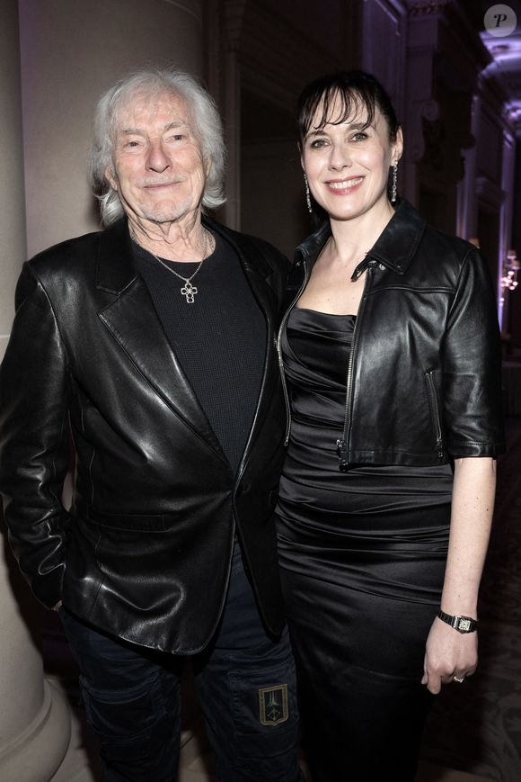 Il vit avec sa femme Murielle, de 45 ans sa cadette, à Marly-le-Roi dans les Yvelines.

Hugues Aufray et son épouse Muriel assistent au Gala des Stethos d'or 2024 à l'Hôtel George V, le 18 mars 2024 à Paris, France. Photo by David NIVIERE/ABACAPRESS.COM