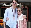 La fondatrice de la marque D’Estrëe a partagé sur Instagram plusieurs clichés de leur séjour sur la côte amalfitaine, entre balades en bateau et dîners au son de la mandoline. 

Alexandre Arnault et sa femme Géraldine Guyot - Les célébrités dans les stands la veille du Grand Prix de Formule 1 (F1) de Monaco le 24 mai 2025. © Lionel Urman / Bestimage