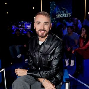 Dans cet entretien, il a accepté de revenir sur son rapport à la famille et sur une expérience qui l’a profondément marqué.

Christophe Willem à Paris, présentée par Faustine Bollaert et diffusée le 12 janvier 2024 sur France 3
Photo par Christophe Clovis / Bestimage