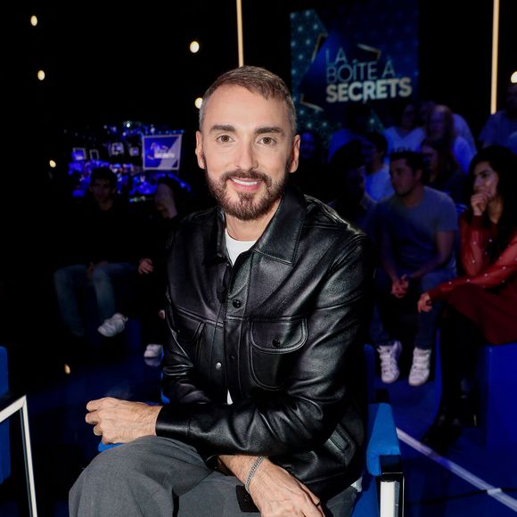 Dans cet entretien, il a accepté de revenir sur son rapport à la famille et sur une expérience qui l’a profondément marqué.

Christophe Willem à Paris, présentée par Faustine Bollaert et diffusée le 12 janvier 2024 sur France 3
Photo par Christophe Clovis / Bestimage