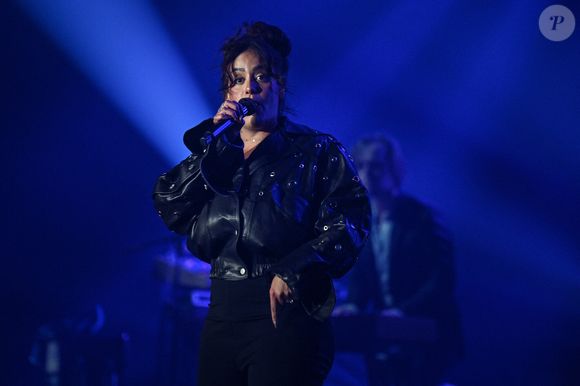 Amel Bent assistant au Foot Concert, au profit de l'association Huntington Avenir à la LDLC Arena à Lyon, France. Photo par Julien Reynaud/APS-Medias/ABACAPRESS.COM